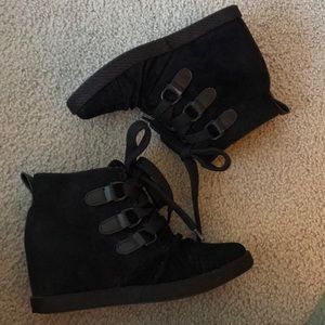 Aldo - Black sneaker wedges